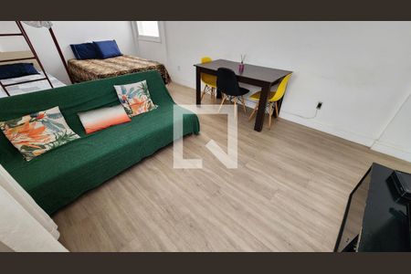 Sala de apartamento para alugar com 1 quarto, 45m² em Gonzaga, Santos