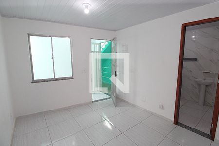 Sala de apartamento para alugar com 2 quartos, 50m² em Vila Valqueire, Rio de Janeiro