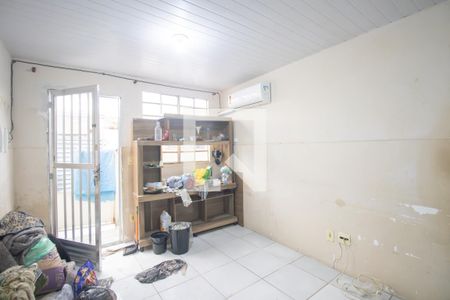 Sala de casa para alugar com 2 quartos, 55m² em Raul Veiga, São Gonçalo