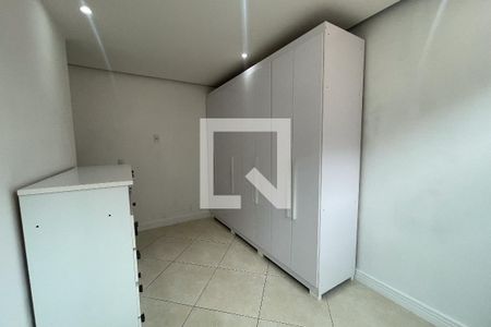 Quarto de casa para alugar com 1 quarto, 80m² em Centro, Duque de Caxias