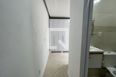 Quarto de casa para alugar com 1 quarto, 80m² em Centro, Duque de Caxias