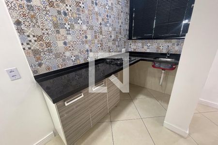 Sala de casa para alugar com 1 quarto, 80m² em Centro, Duque de Caxias