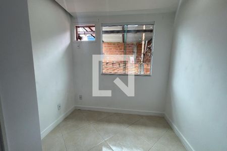 Quarto de casa para alugar com 1 quarto, 80m² em Centro, Duque de Caxias