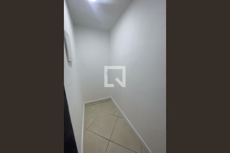 Quarto de casa para alugar com 1 quarto, 80m² em Centro, Duque de Caxias