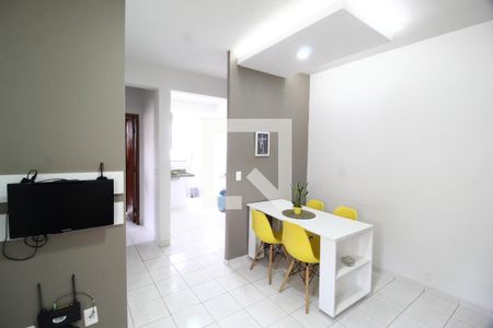 Sala de apartamento para alugar com 2 quartos, 58m² em Santa Mônica, Uberlândia