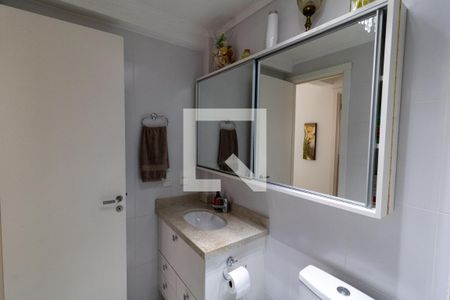 Banheiro de apartamento à venda com 2 quartos, 79m² em Santana, Porto Alegre