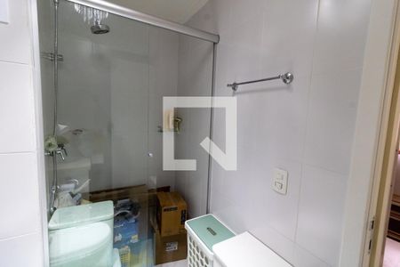 Banheiro de apartamento à venda com 2 quartos, 79m² em Santana, Porto Alegre