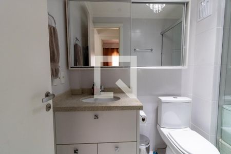 Banheiro de apartamento à venda com 2 quartos, 79m² em Santana, Porto Alegre