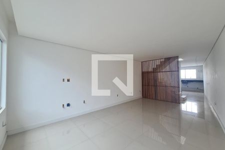 Sala de casa à venda com 3 quartos, 220m² em Vila Primavera, São Paulo