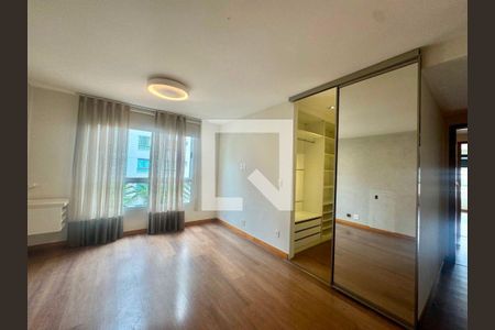 Apartamento à venda com 4 quartos, 150m² em Charitas, Niterói