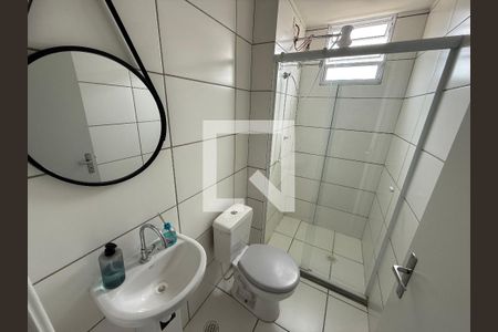 Banheiro de apartamento para alugar com 2 quartos, 52m² em Jardim Casa Branca, Suzano