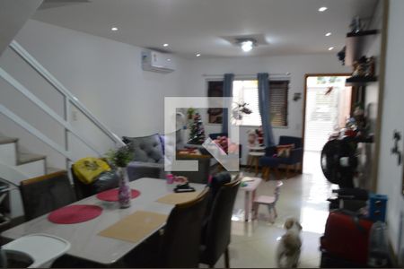 Sala de casa de condomínio à venda com 3 quartos, 182m² em Jacarepaguá, Rio de Janeiro