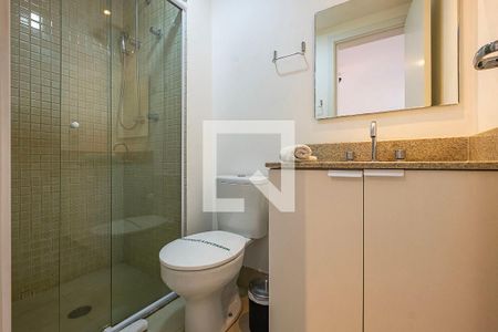 Banheiro de kitnet/studio à venda com 1 quarto, 30m² em Alto de Pinheiros, São Paulo