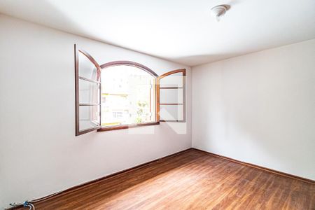 Quarto 01 de casa à venda com 3 quartos, 180m² em Vila Sonia, São Paulo