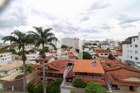 Vista da varanda da sala de apartamento para alugar com 3 quartos, 150m² em Castelo, Belo Horizonte