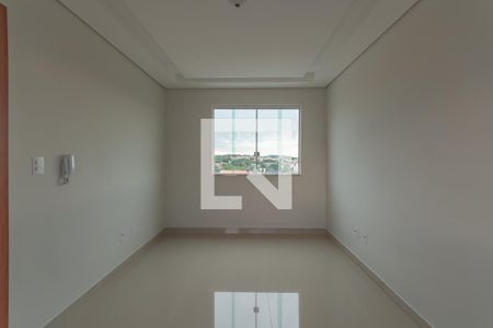 Sala de apartamento para alugar com 2 quartos, 60m² em Piratininga, Belo Horizonte