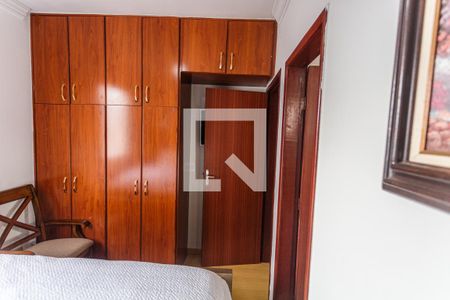 Suíte de apartamento à venda com 4 quartos, 70m² em Sagrada Família, Belo Horizonte