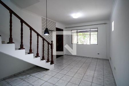 Casa para alugar com 3 quartos, 120m² em Jardim Londrina, São Paulo