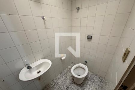 Banheiro Social de kitnet/studio para alugar com 1 quarto, 25m² em Jardim Sumare, Ribeirão Preto