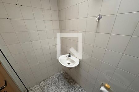 Banheiro Social de kitnet/studio para alugar com 1 quarto, 25m² em Jardim Sumare, Ribeirão Preto