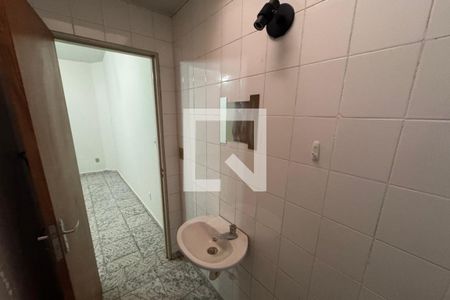 Banheiro Social de kitnet/studio para alugar com 1 quarto, 25m² em Jardim Sumare, Ribeirão Preto