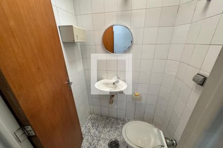 Banheiro Social de kitnet/studio para alugar com 1 quarto, 25m² em Jardim Sumare, Ribeirão Preto