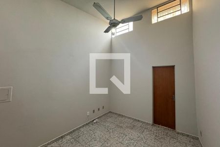 Sala - Dormitório de kitnet/studio para alugar com 1 quarto, 25m² em Jardim Sumare, Ribeirão Preto