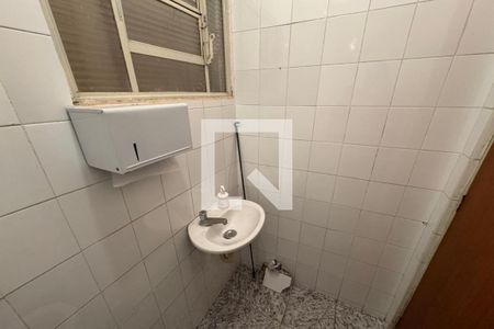 Banheiro Social de kitnet/studio para alugar com 1 quarto, 25m² em Jardim Sumare, Ribeirão Preto