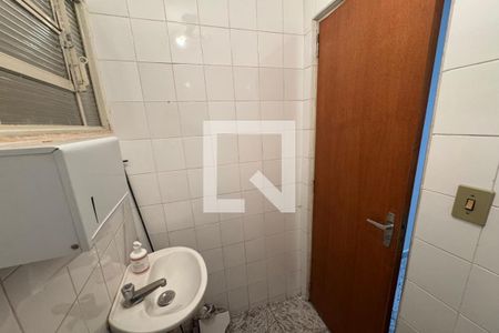 Banheiro Social de kitnet/studio para alugar com 1 quarto, 25m² em Jardim Sumare, Ribeirão Preto