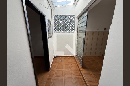 Corredor  de casa para alugar com 4 quartos, 168m² em Vila Costa, Suzano