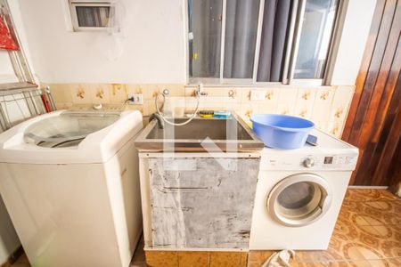 Casa à venda com 274m², 5 quartos e 4 vagas Casa à venda com 274m², 5 quartos e 4 vagasÁrea de Serviço