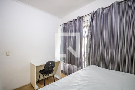 Casa à venda com 274m², 5 quartos e 4 vagas Casa à venda com 274m², 5 quartos e 4 vagasQuarto 2