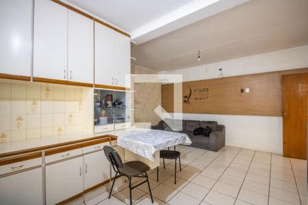 Casa à venda com 274m², 5 quartos e 4 vagas Casa à venda com 274m², 5 quartos e 4 vagasCozinha