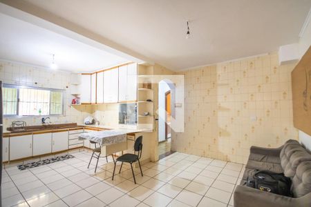 Casa à venda com 274m², 5 quartos e 4 vagas Casa à venda com 274m², 5 quartos e 4 vagasCozinha