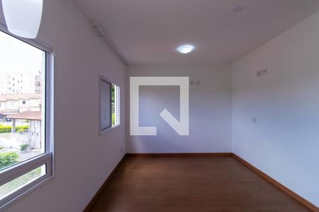 Sala de apartamento para alugar com 2 quartos, 100m² em Jardim Central, Cotia