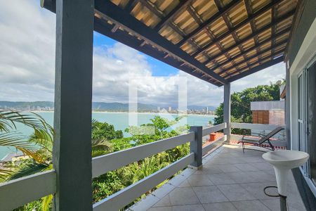 varanda  de casa de condomínio para alugar com 5 quartos, 327m² em Tortuga, Guarujá