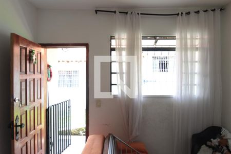 Sala de casa de condomínio para alugar com 2 quartos, 80m² em São Francisco, Belo Horizonte