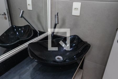 Banheiro da Suíte 1 de apartamento para alugar com 2 quartos, 58m² em Jardim Graziela, Barueri