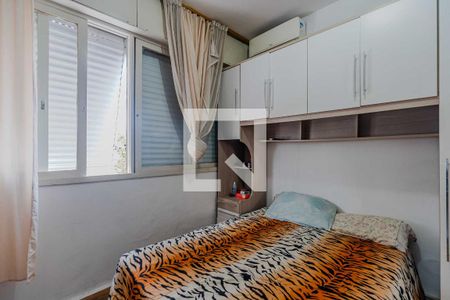 Quarto 2 de apartamento para alugar com 2 quartos, 64m² em Santo Antônio, Porto Alegre