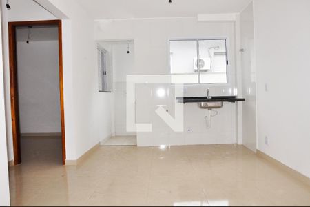 Detalhe - Sala e Cozinha de apartamento para alugar com 2 quartos, 40m² em Jaguará, São Paulo