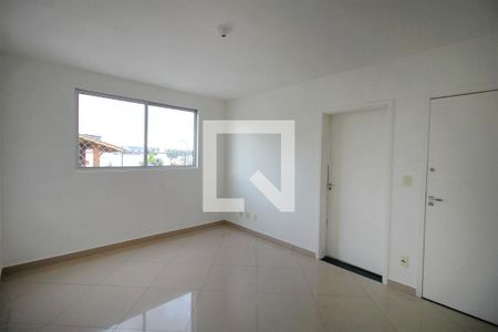 Sala de apartamento para alugar com 3 quartos, 80m² em Ipiranga, Belo Horizonte