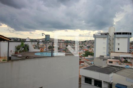 Vista da Sala de apartamento para alugar com 3 quartos, 80m² em Ipiranga, Belo Horizonte