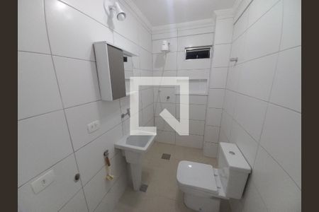 Banheiro de apartamento para alugar com 1 quarto, 30m² em Itararé, São Vicente