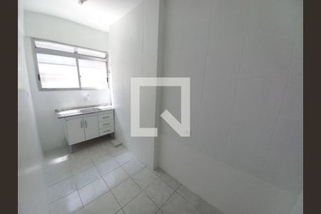 Cozinha de apartamento para alugar com 1 quarto, 30m² em Itararé, São Vicente