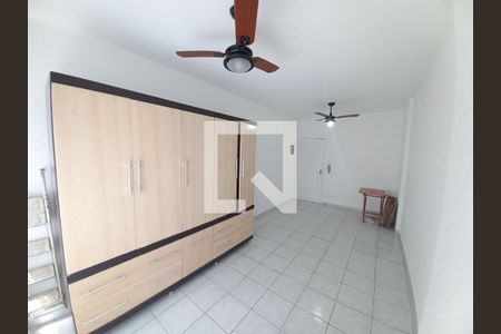 Sala living de apartamento para alugar com 1 quarto, 30m² em Itararé, São Vicente