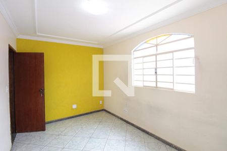 Sala de casa para alugar com 3 quartos, 130m² em São João Batista, Belo Horizonte