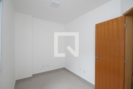 Quarto 1 de apartamento para alugar com 2 quartos, 38m² em Vila Maria Baixa, São Paulo