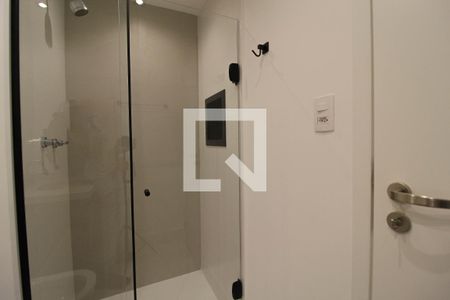 Banheiro de apartamento para alugar com 0 quarto, 33m² em Indianópolis, São Paulo