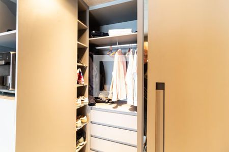 Closet de apartamento à venda com 1 quarto, 44m² em Pinheiros, São Paulo