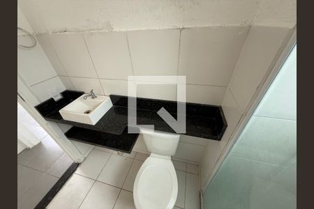 Banheiro de apartamento para alugar com 2 quartos, 42m² em Caxangá, Suzano